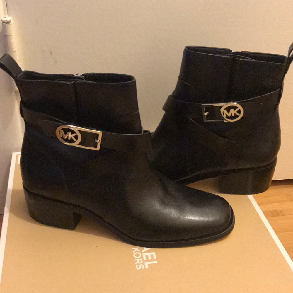 Michaelkors bootie